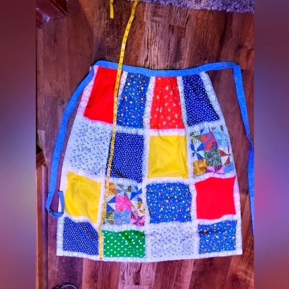 Handmade Patchwork Apron back is solid long length - Picture 4 of 8